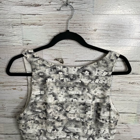 Alice & Olivia Tegan black white tiered dress silk ruffle size 6 - Picture 6 of 11